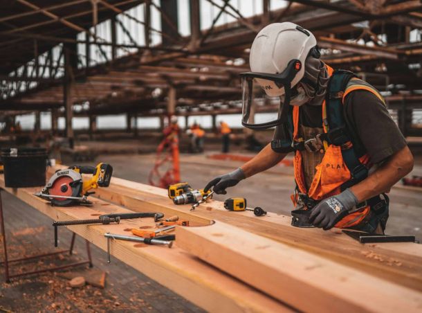 Cantiere costruzioni attrezzi industriali sito web