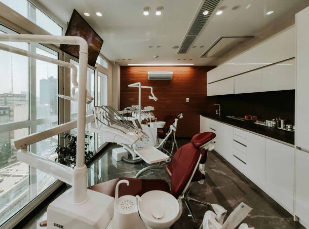 Studio medico dentista poltrona attrezzature sito