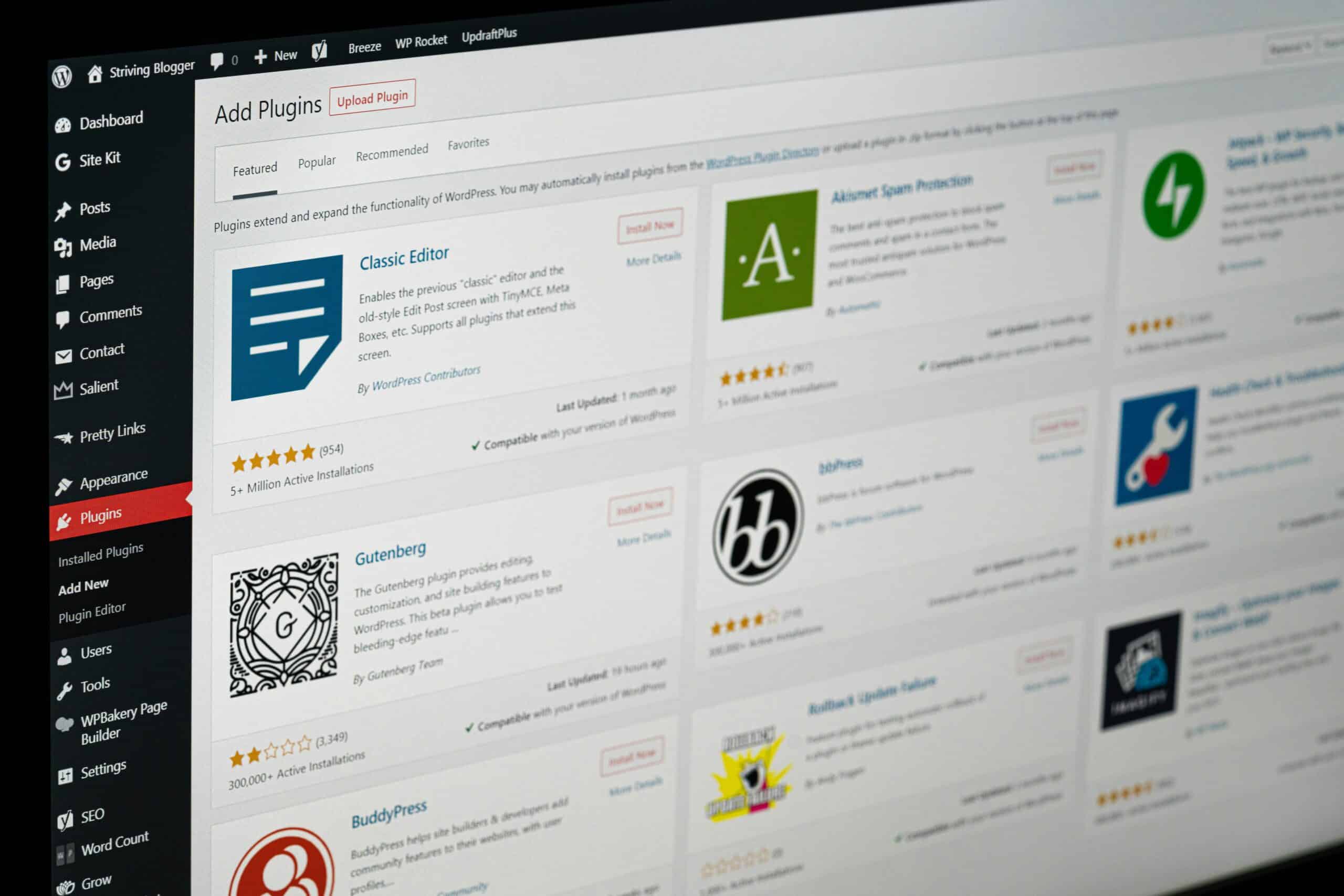 Dashboard WordPress manutenzione plugin aggiornamenti sicurezza